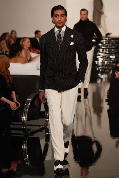 Look 12